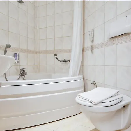Hotel Amilla 4*