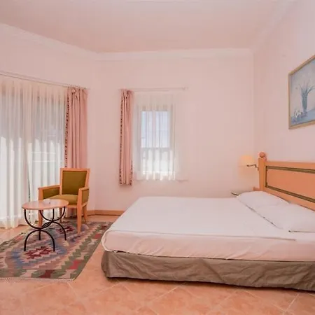 Hotel Amilla 4*